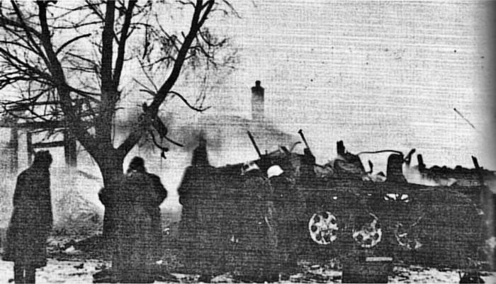 Сгоревший тягач SdKfz 7 в Ново-Яковлевке после боя
